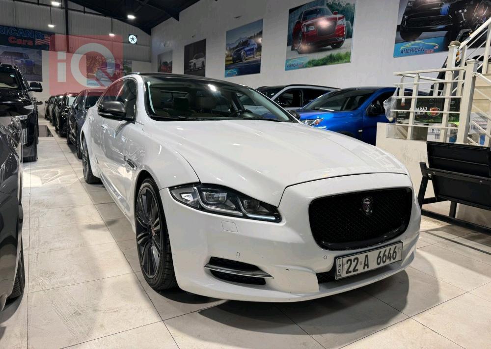 Jaguar XJ